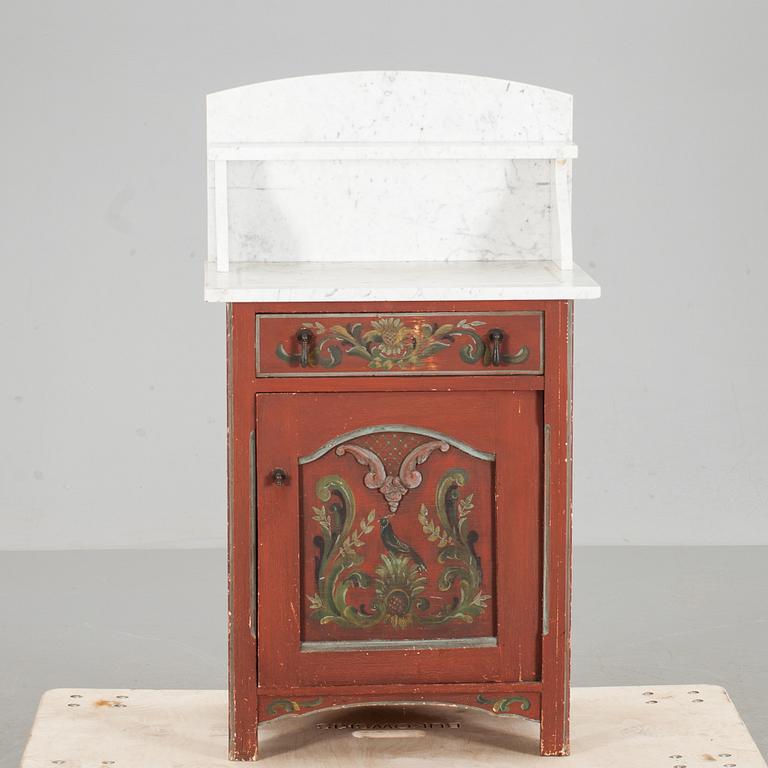 KOMMOD, 1800-tal.