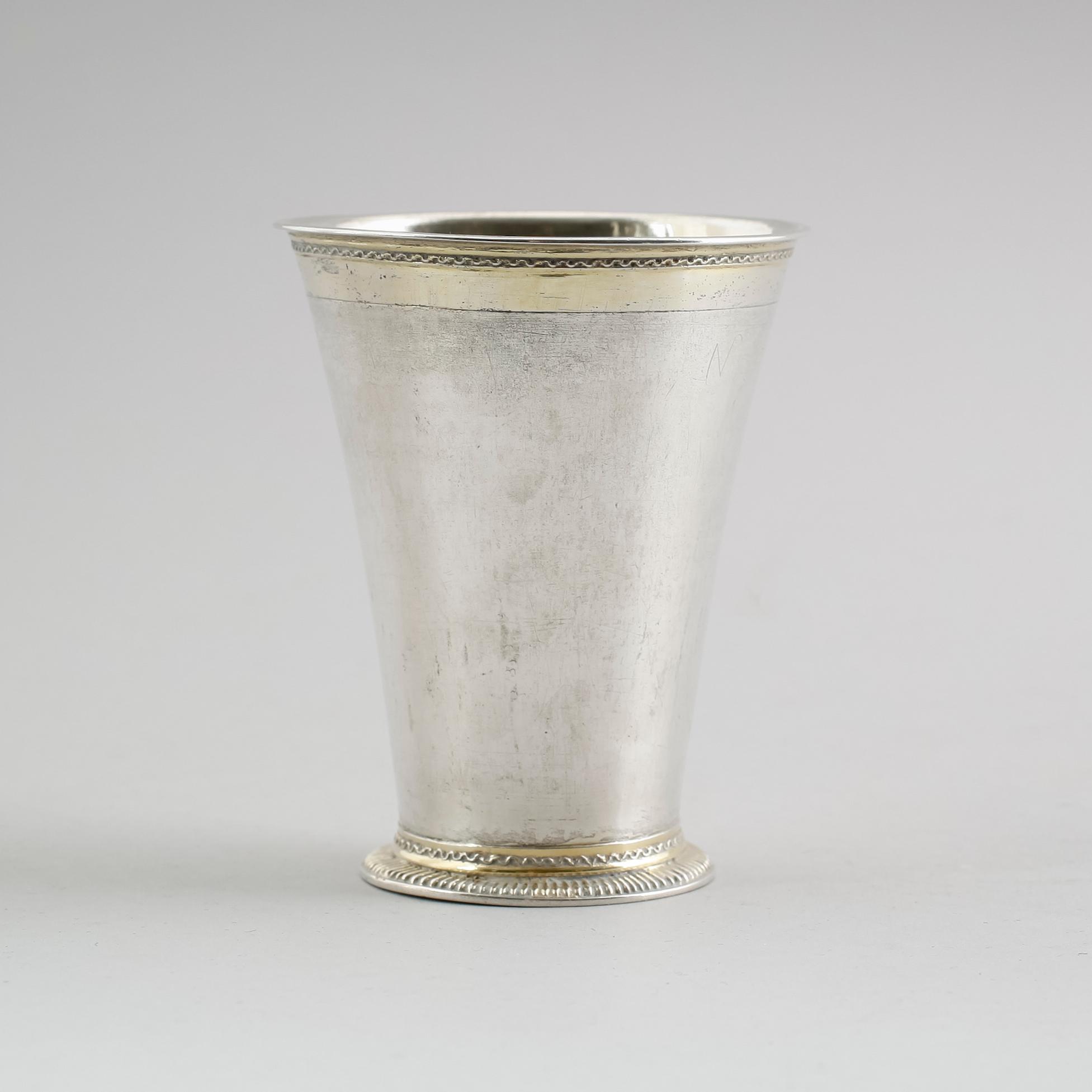 BÄGARE, silver, Georg Ernst Wendt, Göteborg 1734. Vikt ca 139 gram.