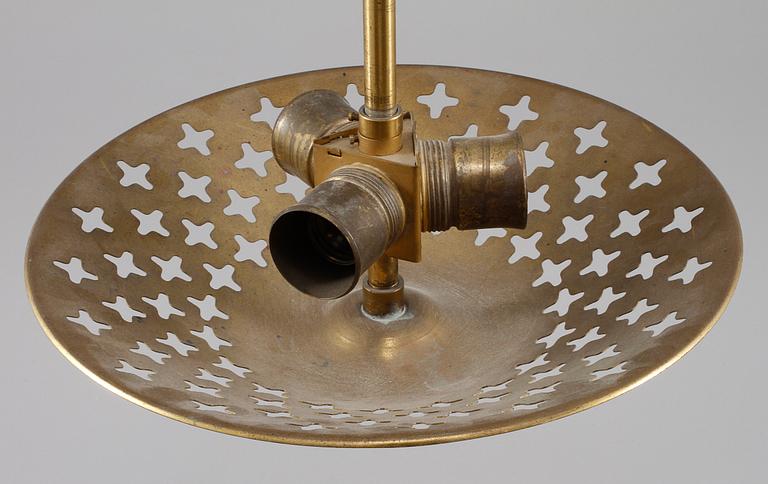 TAKLAMPA, 1900-talets första hälft, höjd ca 40 cm.