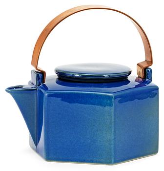 536. A Signe Persson Melin stoneware 'Six-sided' teapot, Rörstrand.
