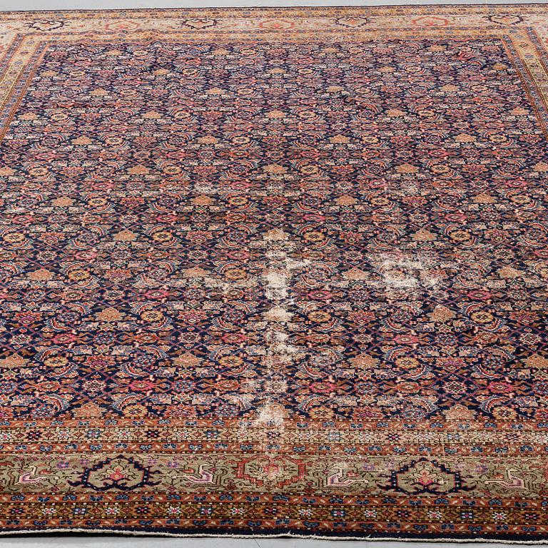 A CARPET, Antique West persian, ca 356,5  x 303,5 cm.