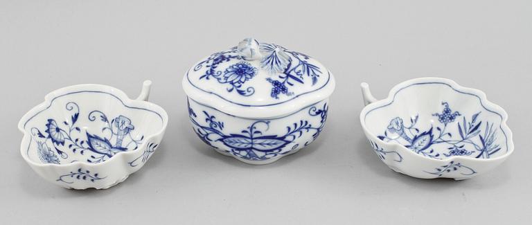 SERVISDELAR, 5 st, "Lökmönstret", Meissen, 1900-talets andra hälft.