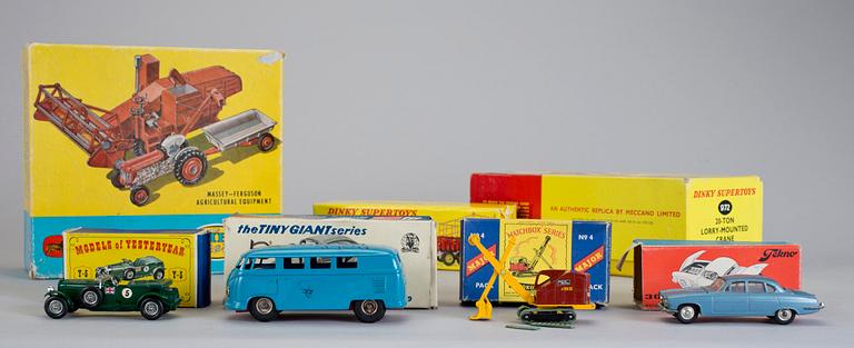 PARTI LEKSAKER, 17 delar, bland annat Dinky Supertoys. 1950/60-tal.