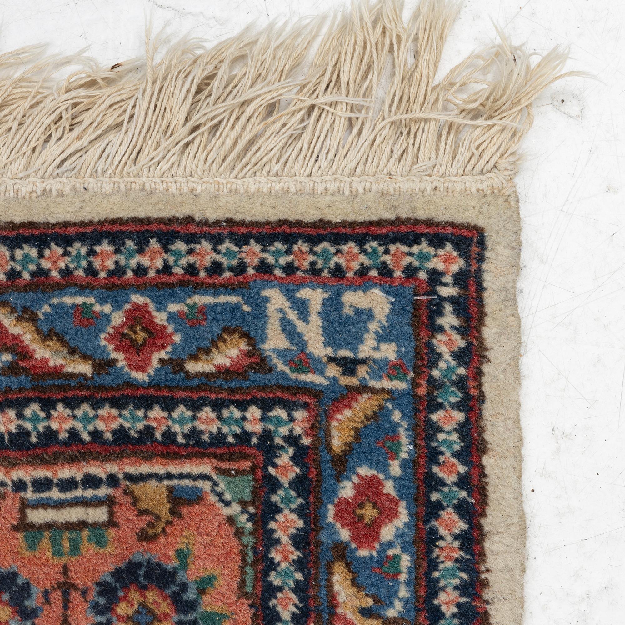 Carpet, oriental, approx. 290 x 204 cm.