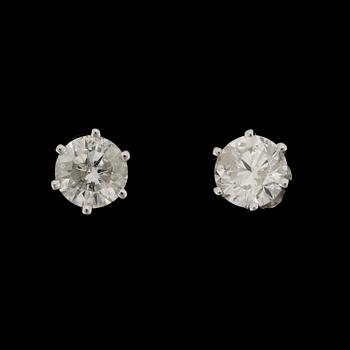 ÖRHÄNGEN, ett par, vitguld 14K, diamanter tot. ca 0,60 ct. Kvalitet ca H/I.