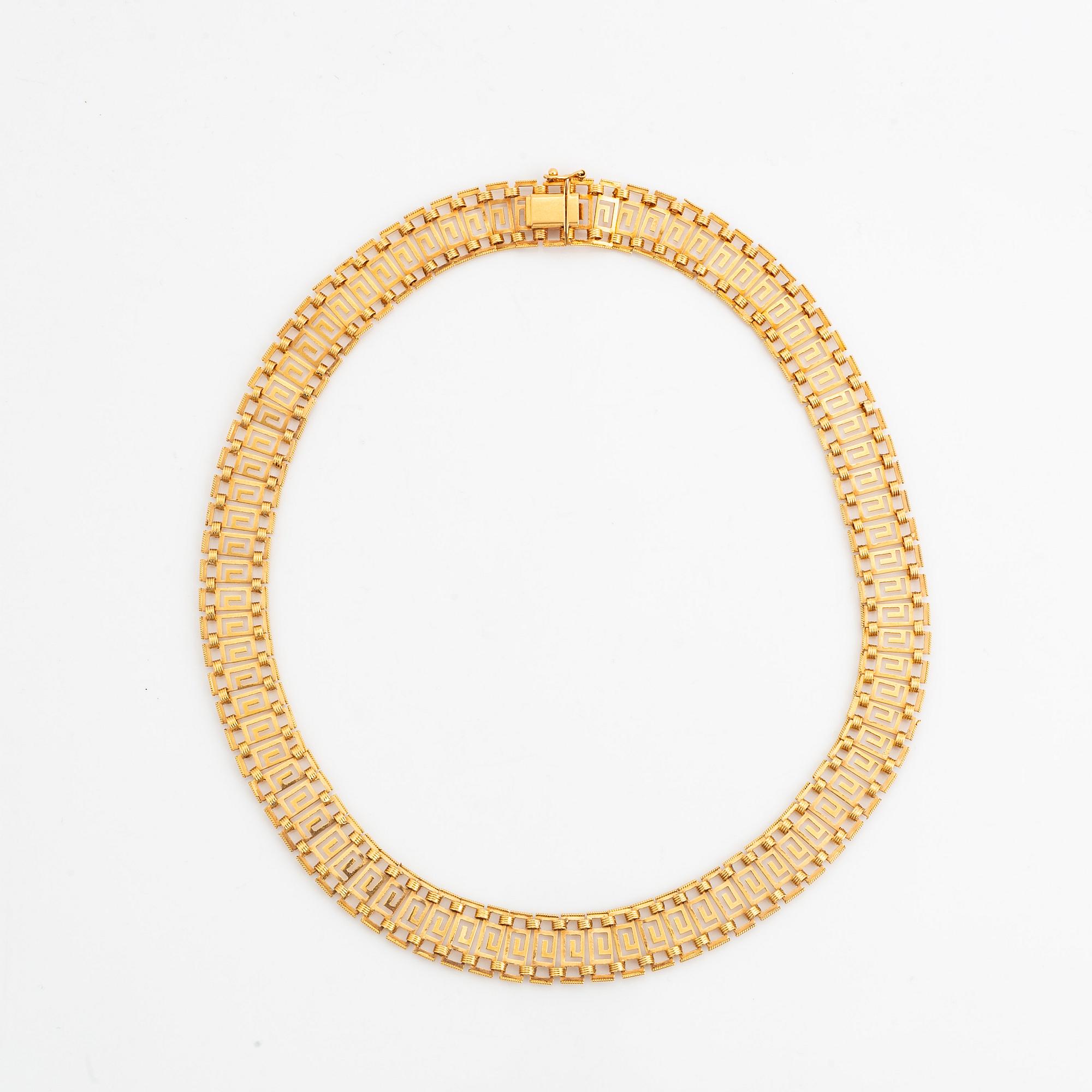 18K gold necklace.