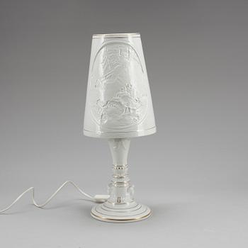BORDSLAMPA, porslin, Schierholtz, 1900-talets andra hälft.