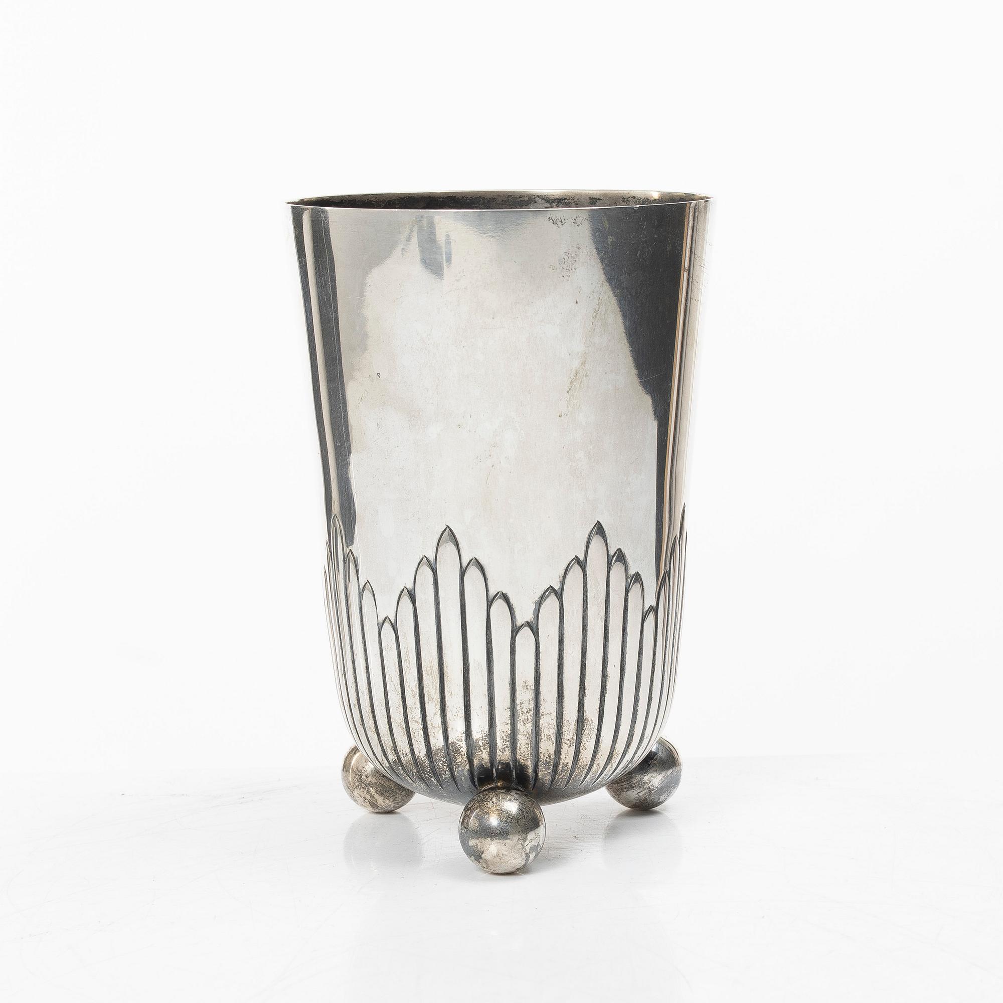Vase on ball feet, silver, Wilhelm T. Binder, Germany, first half of the 20th century.
