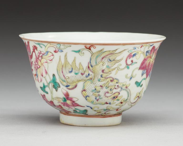 A famille rose bowl, Republic, with Qianlong seal mark in red.