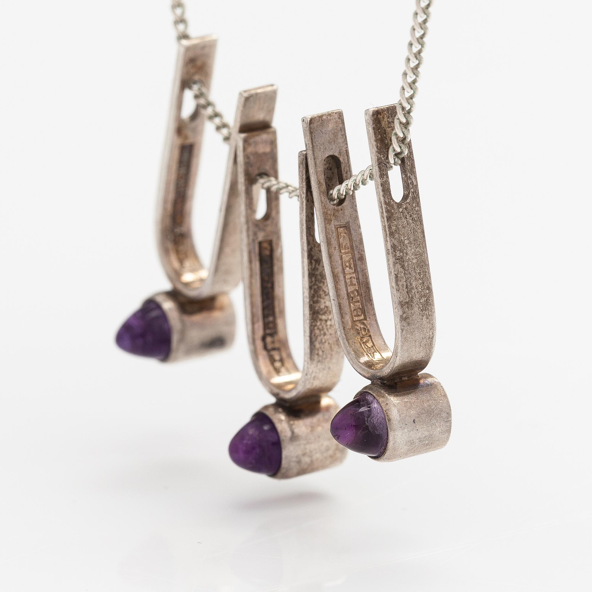 Elis Kauppi, A silver neckalce with amethysts. Kupittaan kulta, Turku 1959.