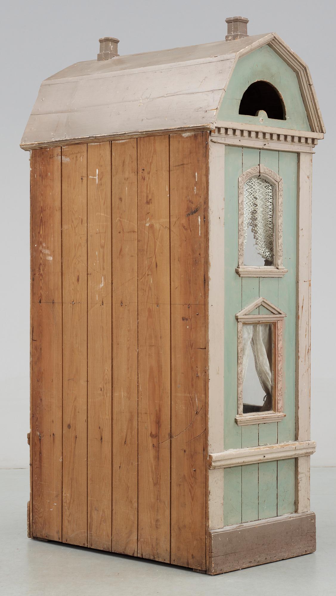 DOCKSKÅP MED MÖBLER, 1800-tal.