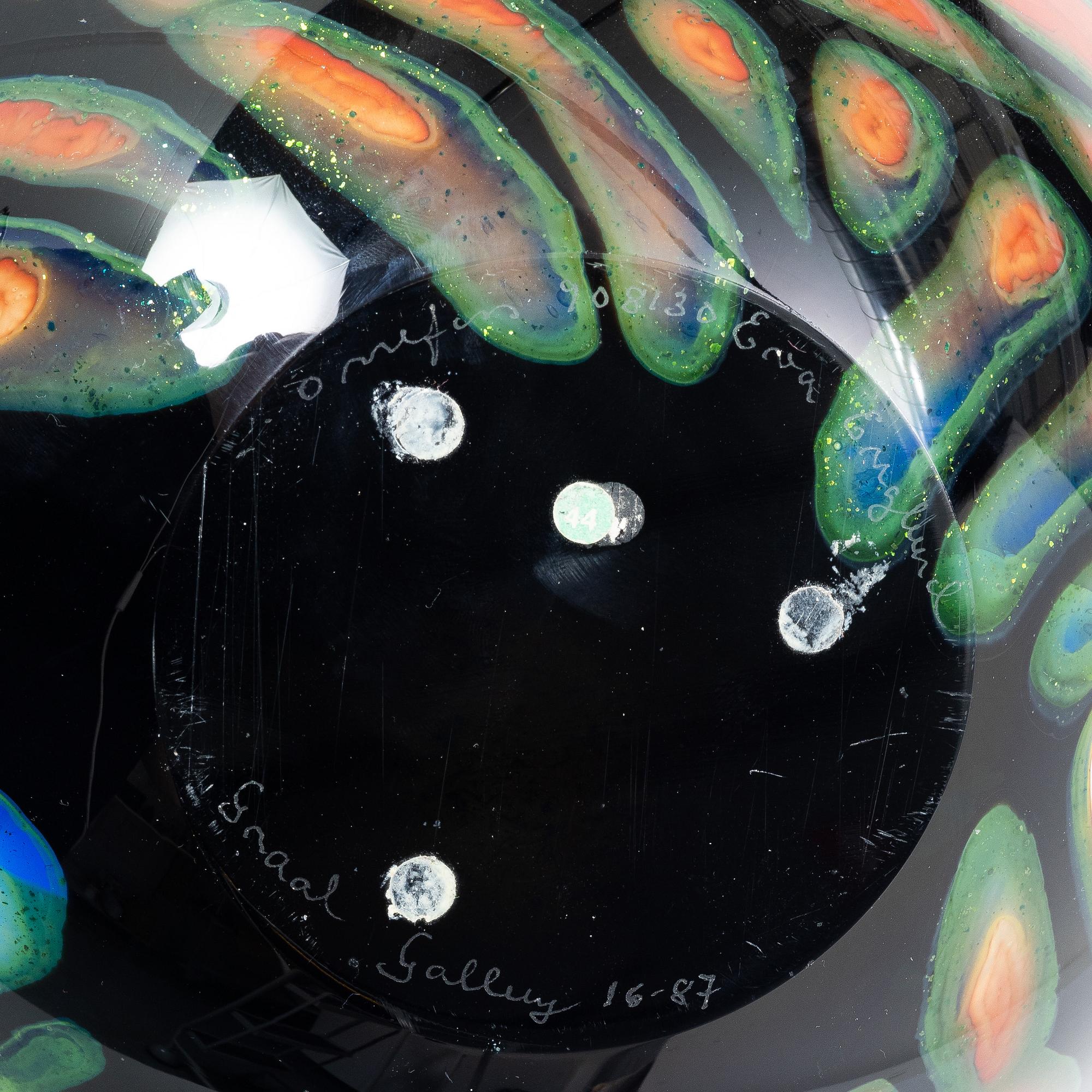 Eva Englund, A graal glass vase, Orrefors Gallery, Sweden, 1987.