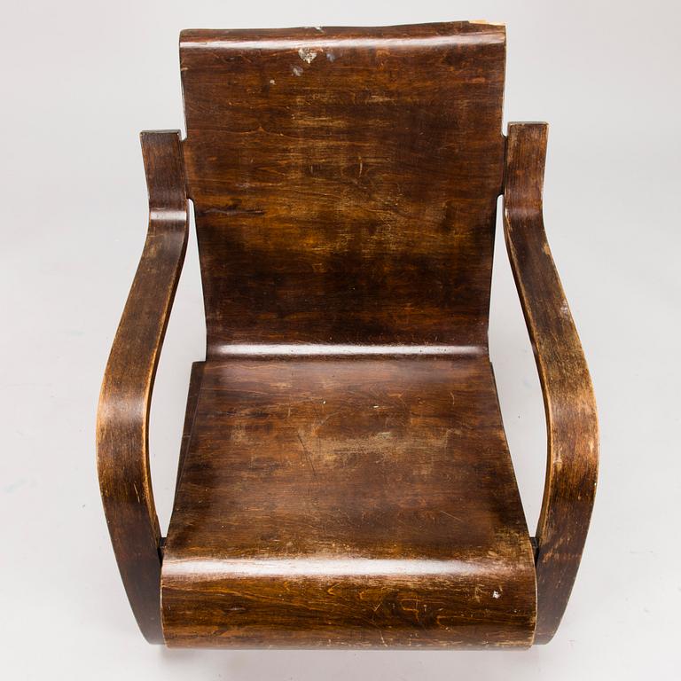 Alvar Aalto, A 1932-1934 'Paimio' armchair for O.Y. Huonekalu-ja Rakennustyötehdas A.B. Finland.