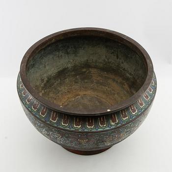 Vase/Outer casing China 20th century cloisonné.