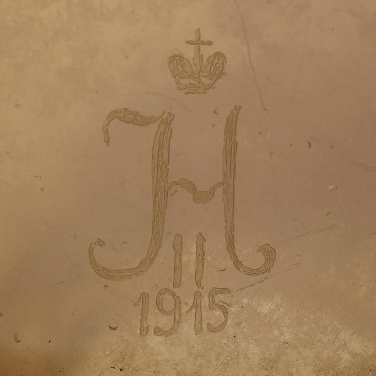 RYSK KEJSERLIG GLASVAS. Kejserliga glasfabriken i St.Petersburg. Signerad Nikolai II 1914.
