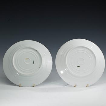 LAUTASIA, 2 kpl, posliinia, Aleksanteri III (1881-94) aikakaudelta, Kejsarillinen Posliinitehdas Pietari, Venäjä.