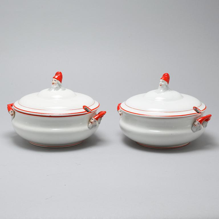 Two earthenware tureens from Göteborg, around the year 1900.