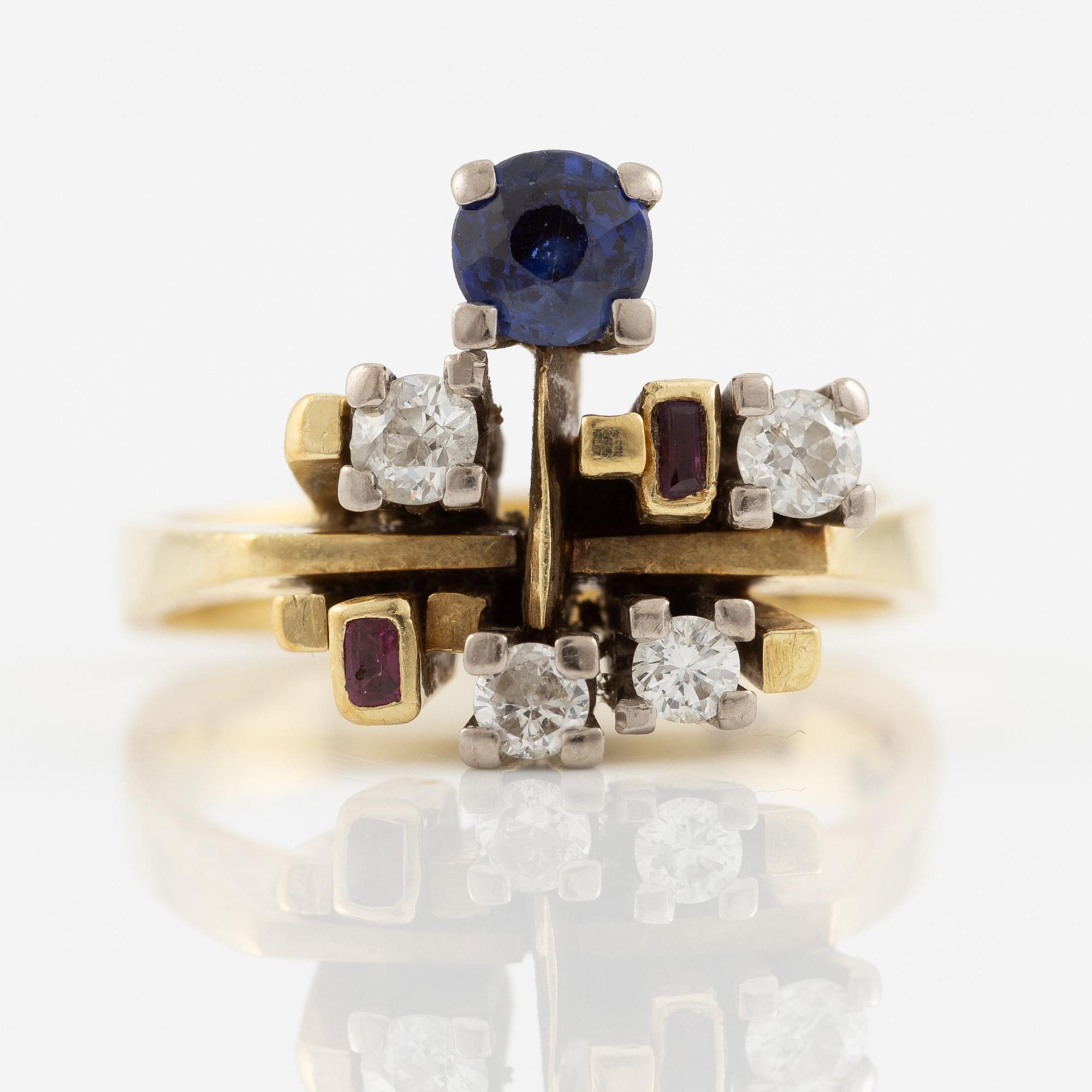 Ring, 18K gold with sapphire, old-cut and brilliant-cut diamonds, and rubies.