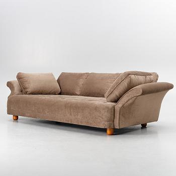 Josef Frank, a 'Liljevalchs sofa', Svenskt Tenn, 2000s.