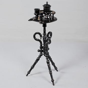 RÖKBORD, omkring sekelskiftet 1900.