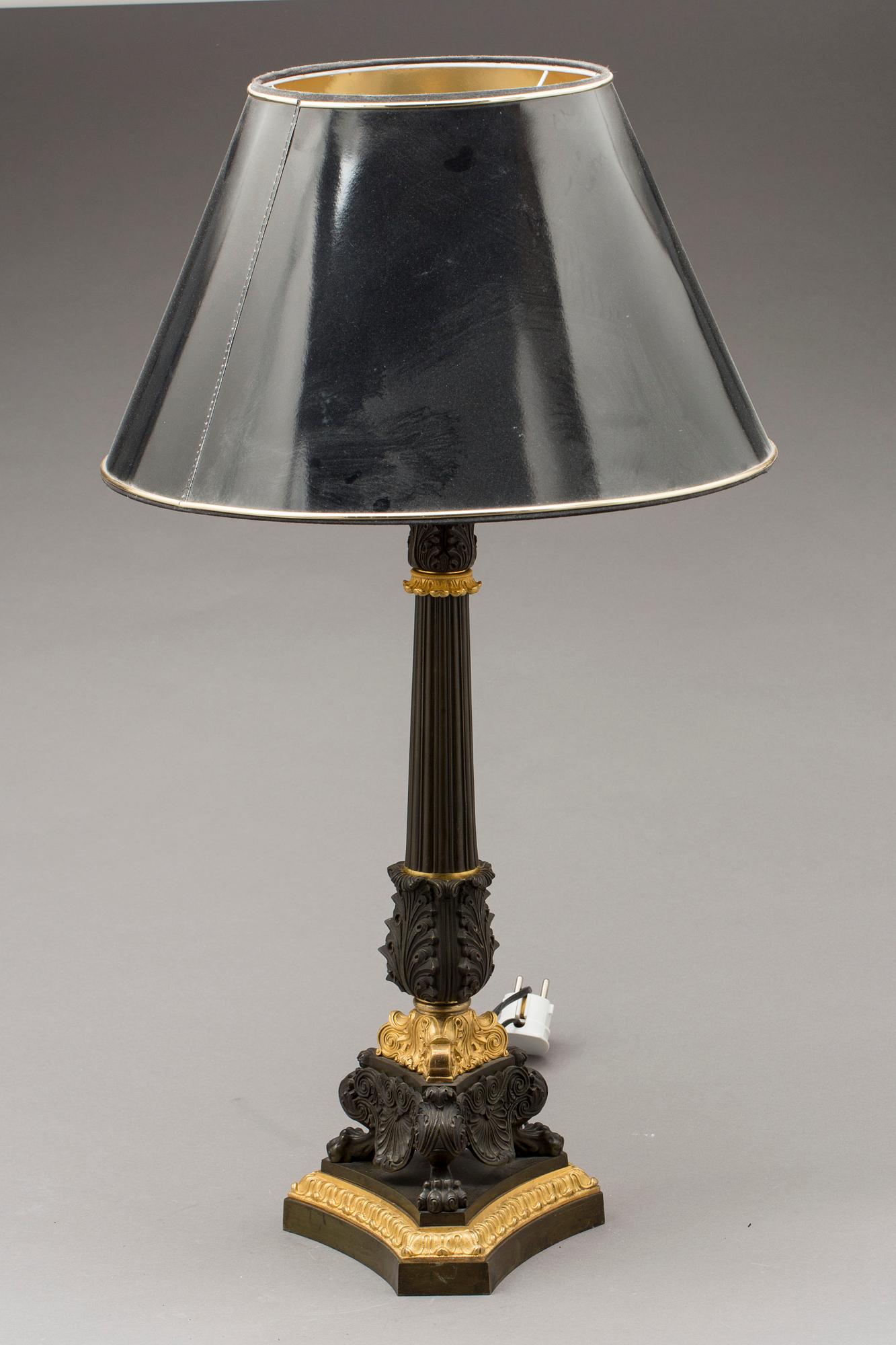 BORDSLAMPA, empire, förgylld och patinerad brons.