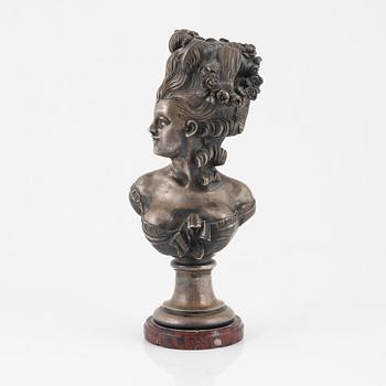 Unknown artist, early 20th century. Sculpture/bust. Signed. Metal on stone base, height 25.5 cm.