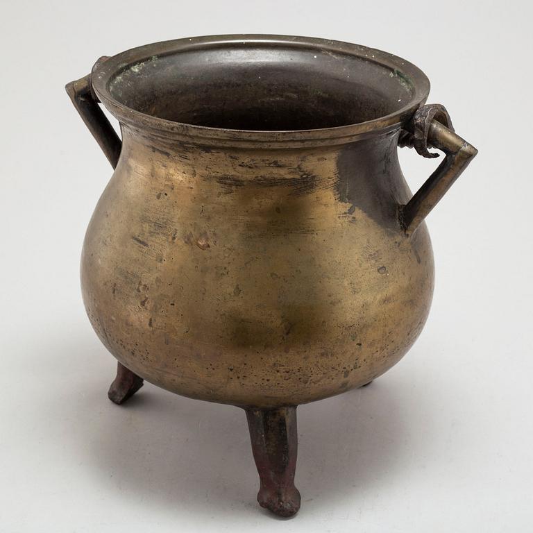 A possibly 16th century bronze cauldron.