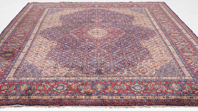 Carpet, oriental, approx. 405 x 305 cm.