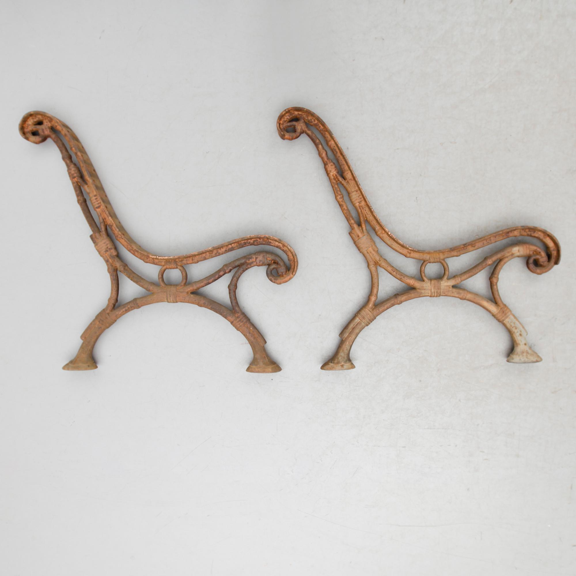 GAVLAR TILL PARKSOFFA, 1 par, gjutjärn, tidigt 1900-tal.