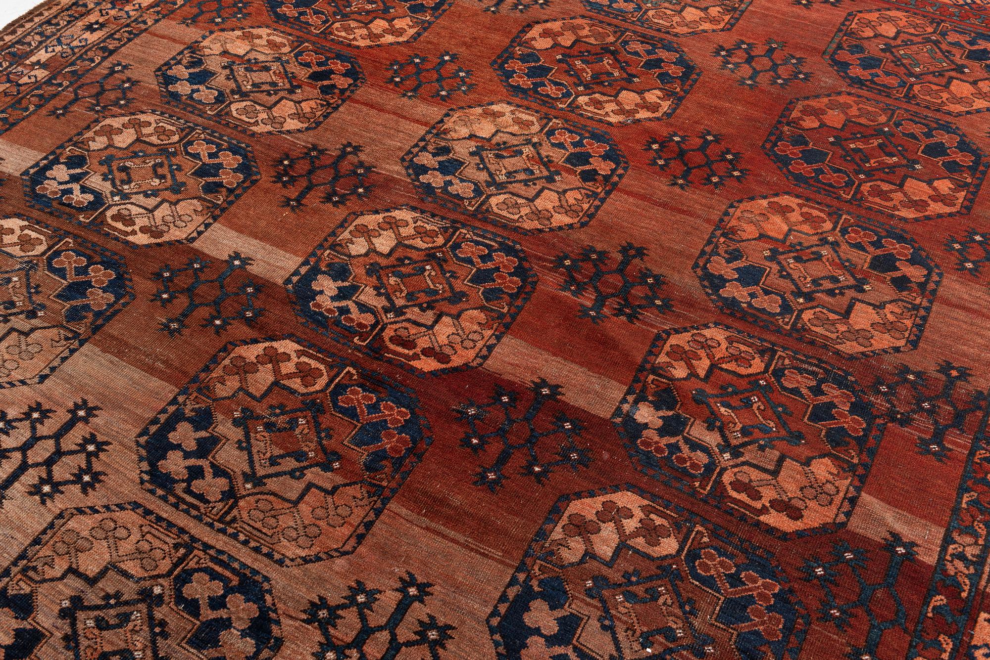 Matta, Turkmen, semiantik, ca 330 x 258 cm.