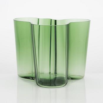 Alvar Aalto, maljakko, lasia, "Savoy" 3030, 50-vuotis juhlamaljakko, signeerattu A. Aalto 1936-1986 Iittala 2447/8000.