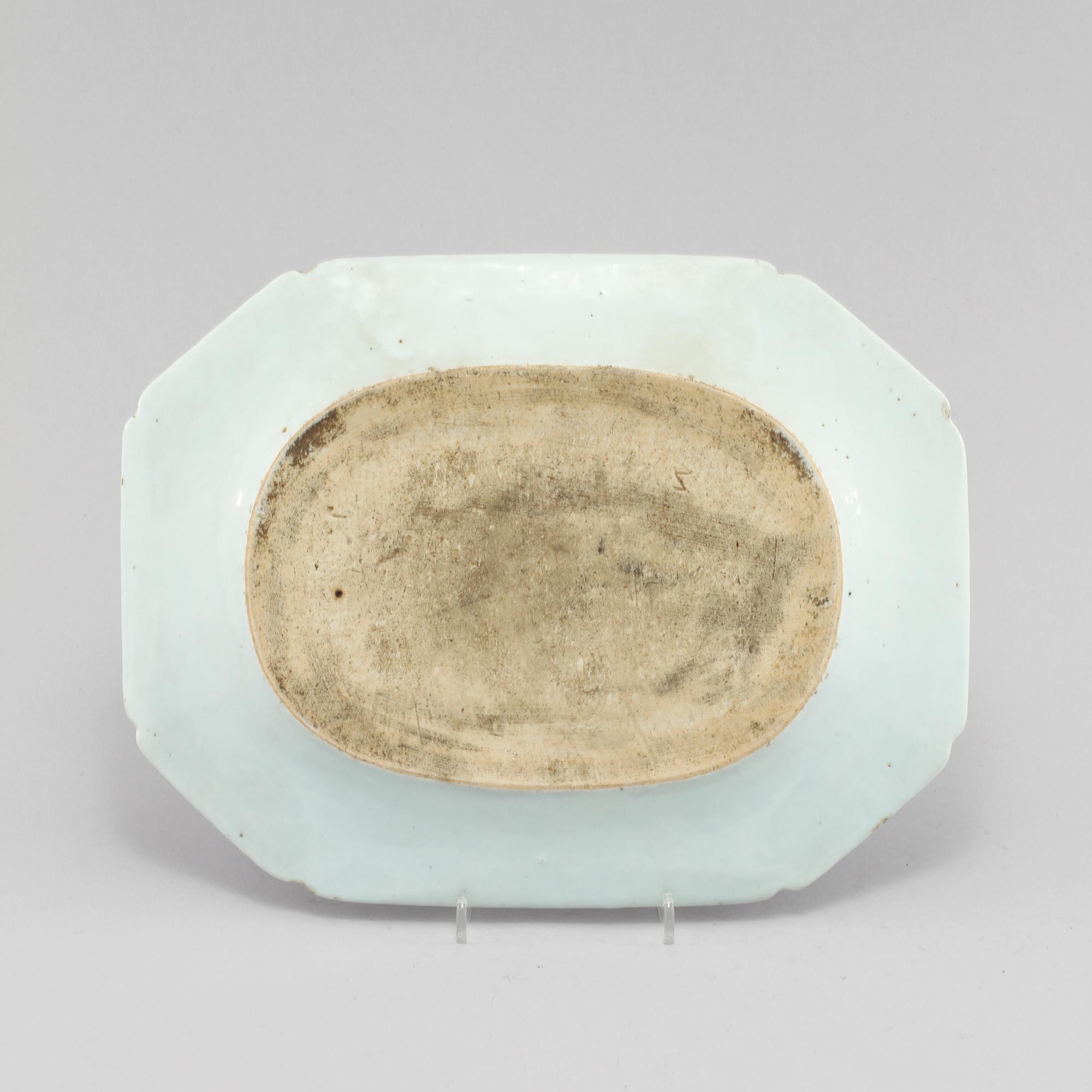 STEKFAT, porslin, Kina, omkring år 1800.