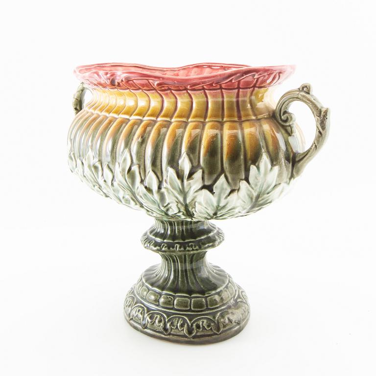 Jardinière majolica circa 1900.