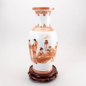 A Chinese porcelain vase  1960/70s.