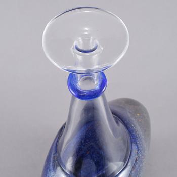 FLASKA, glas, Bertil Vallien, Kosta Boda, osignerad, 1900-talets slut.