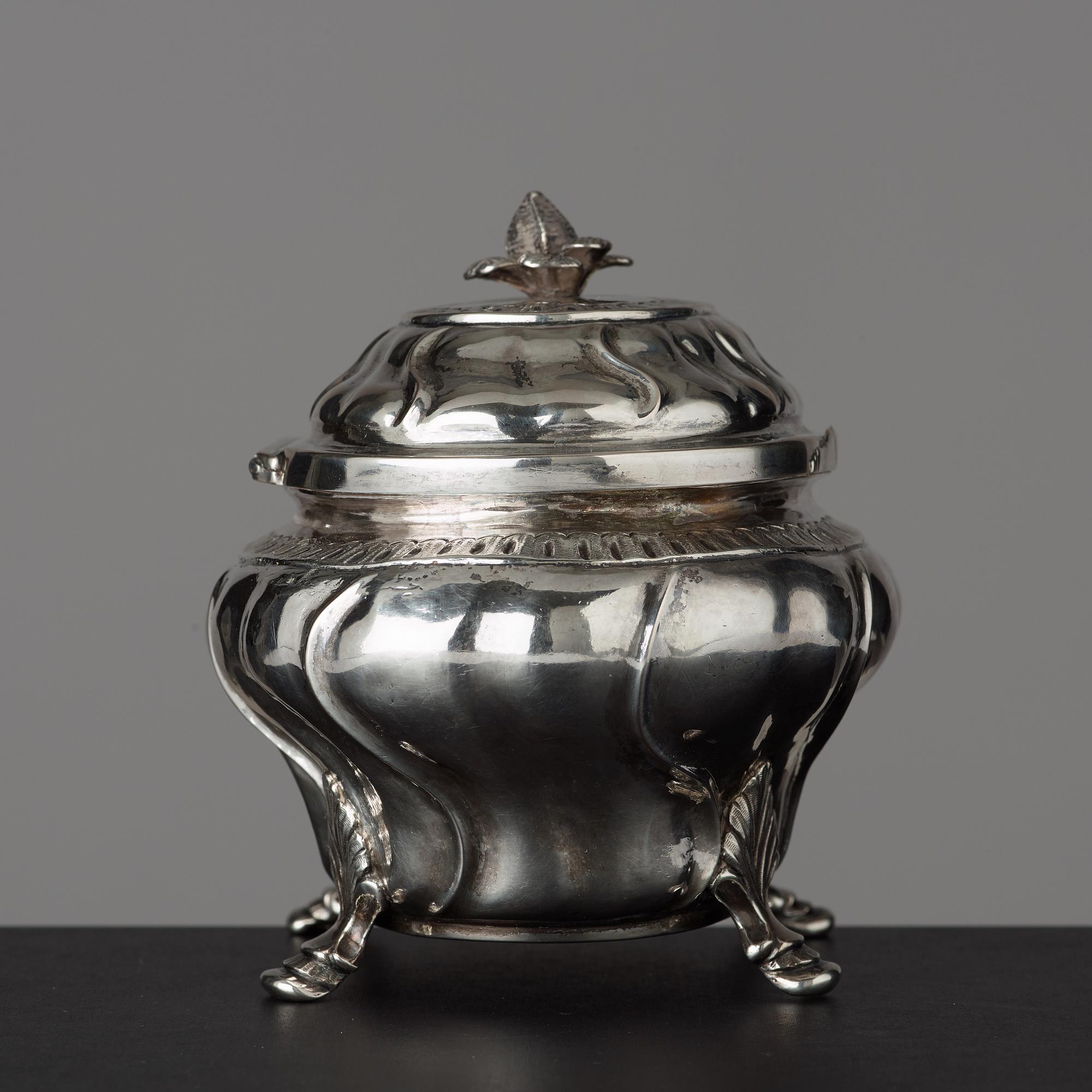 SOCKERSKRIN, av Johan Andersson Starin, mästare i Stockholm 1723-56, rokoko.