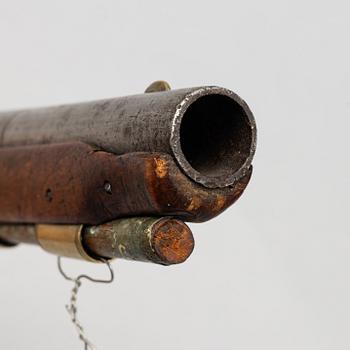 Slaglåspistol, möjligen svensk, 1800-tal, ändrad från flintlås.