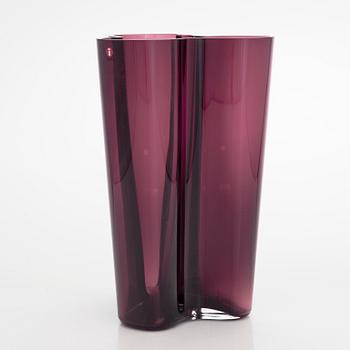 Alvar Aalto, A '3030' vase marked Iittala.