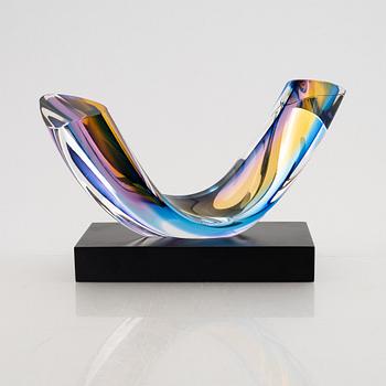 Göran Wärff, a glass sculpture, "Fenomen Prisma", numbered 222/399.