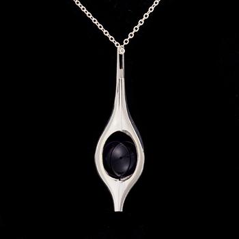 HÄNGE, silver, cabochonslipad ametist, Kalevi Sara, Åbo, 1960-70-tal.