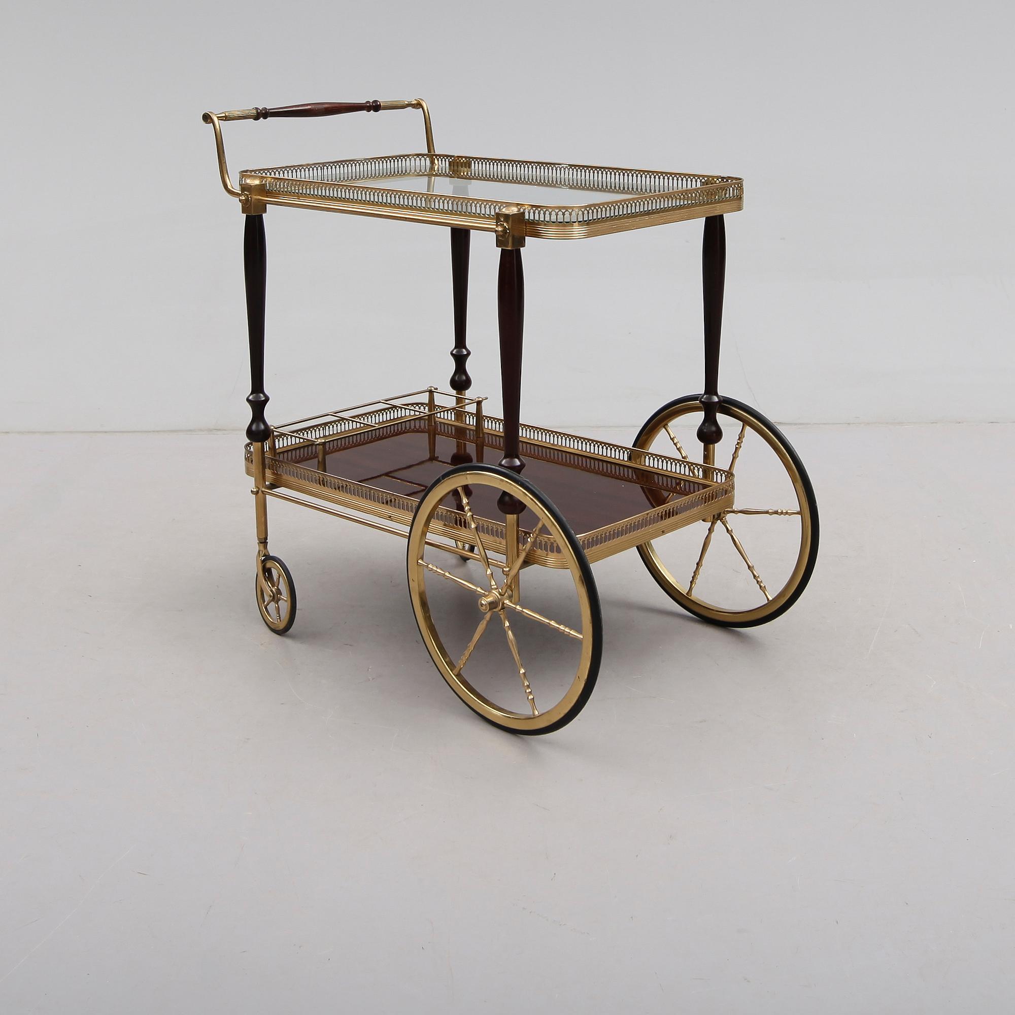 SERVERINGSVAGN, 1900-talets andra hälft.