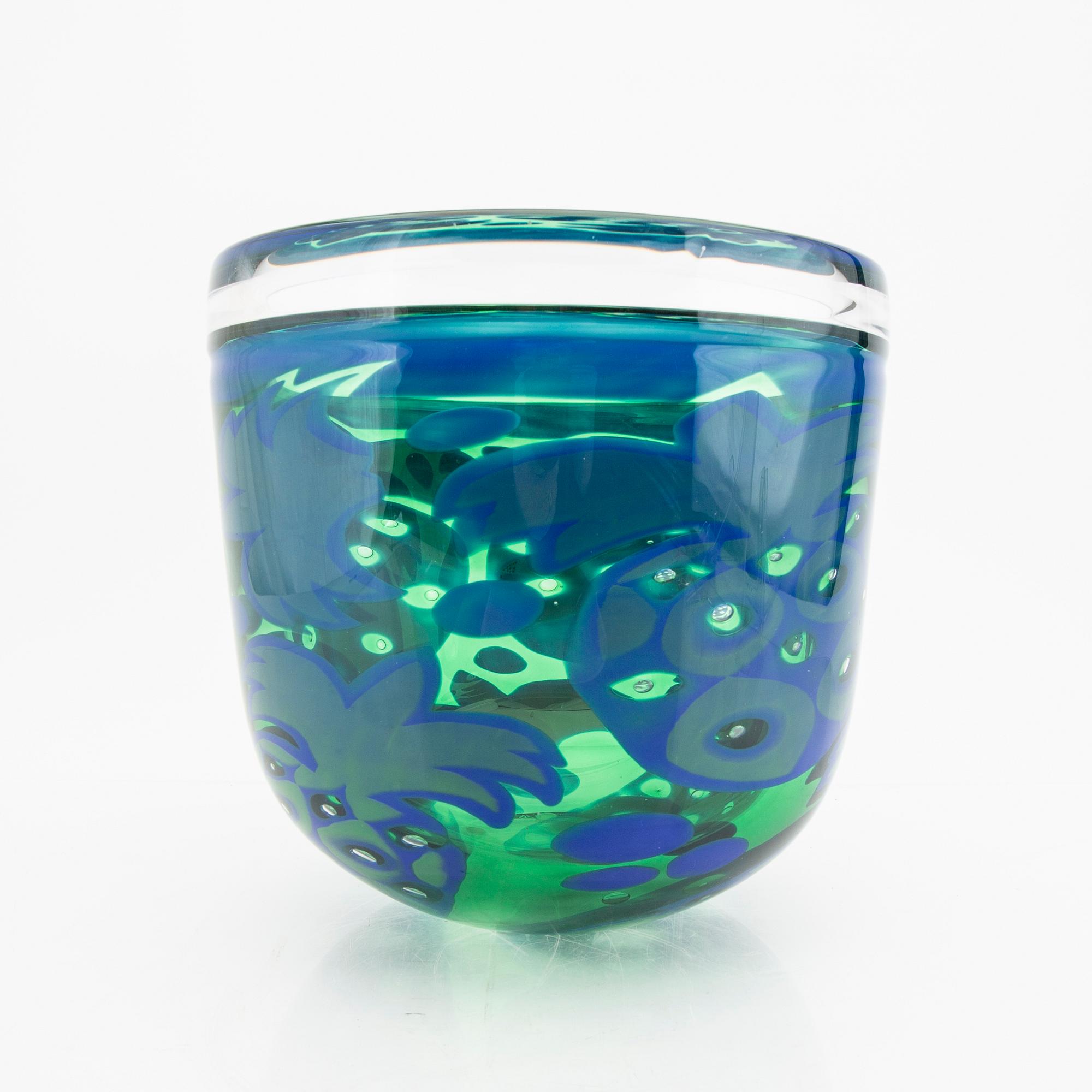 Hanne Dreutler & Arthur Zirnsack a signed glass bowl.