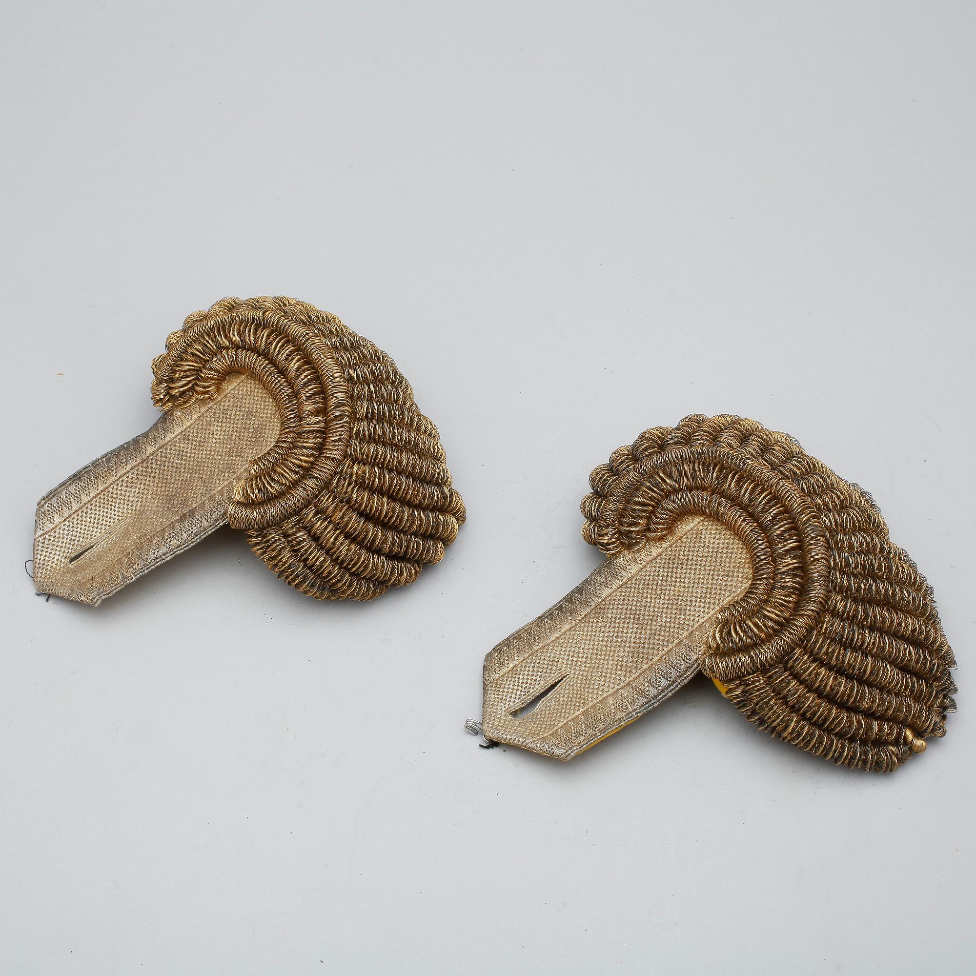 PARTI MILITARIA, 7 delar, Sverige 1800-tal.