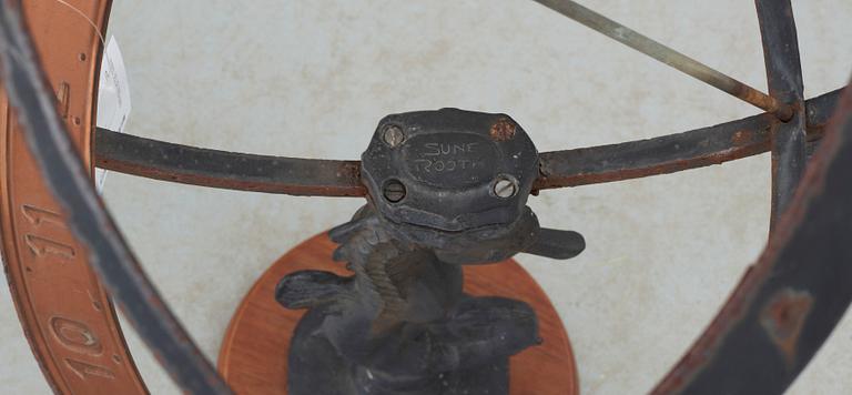 SOLUR, metall, bär sign Sune Rooth, 1900-talets mitt/andra hälft.