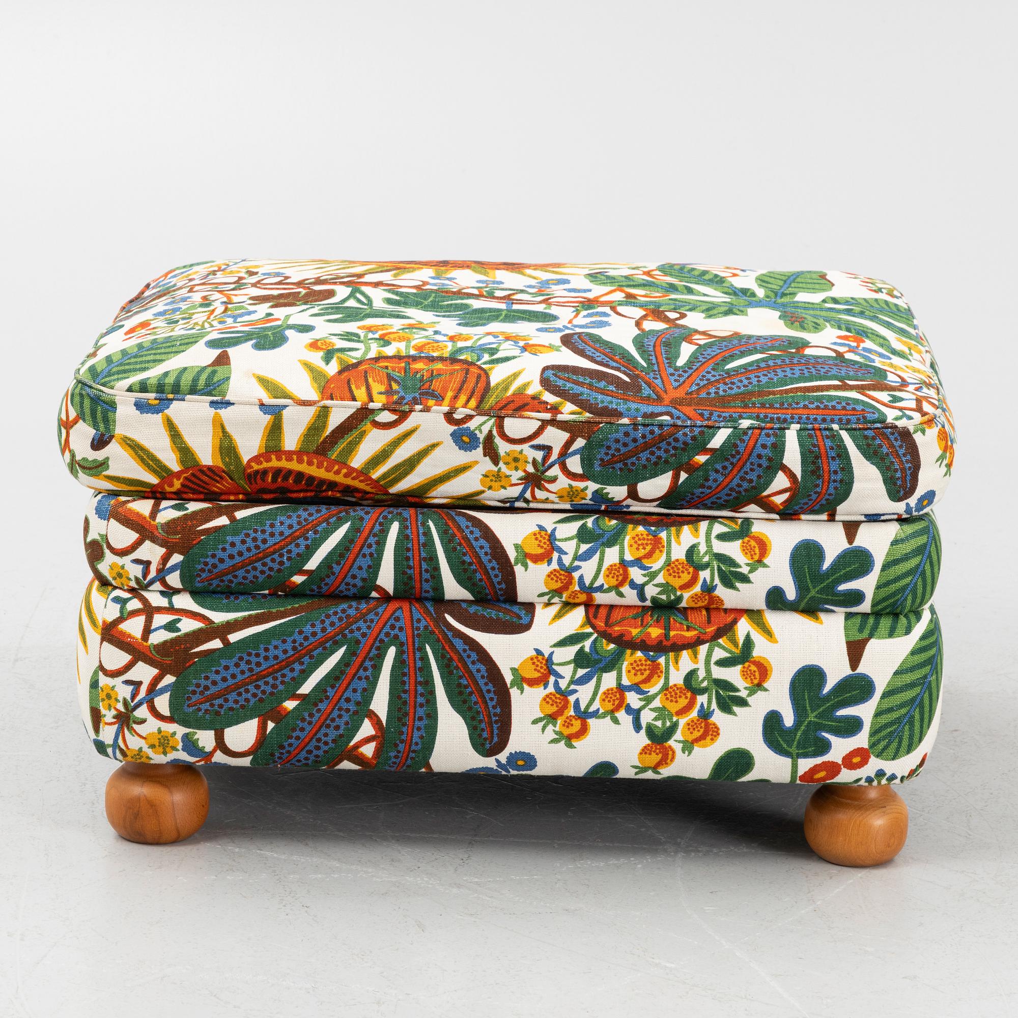 Josef Frank, fåtölj med fotpall, modell 336, Firma Svenskt Tenn.