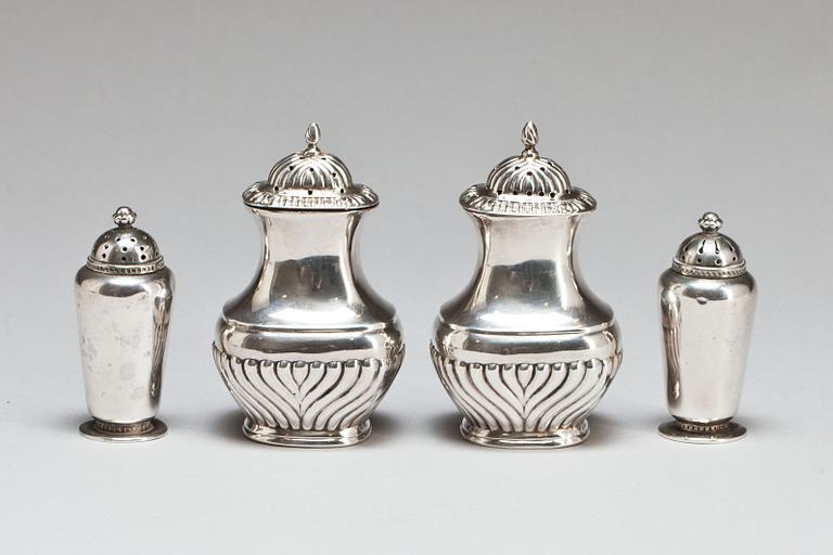 STRÖARE, 2 par. Silver. Div mästare. Tot 148g.