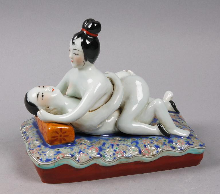 FIGURIN, porslin, Kina. 1900-tal.