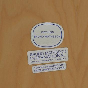 BORD, "Superellips", Piet Hein och Bruno Mathsson, Mathsson International, Värnamo.