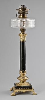 FOTOGENLAMPA, empirstil, 1900-talets första hälft.