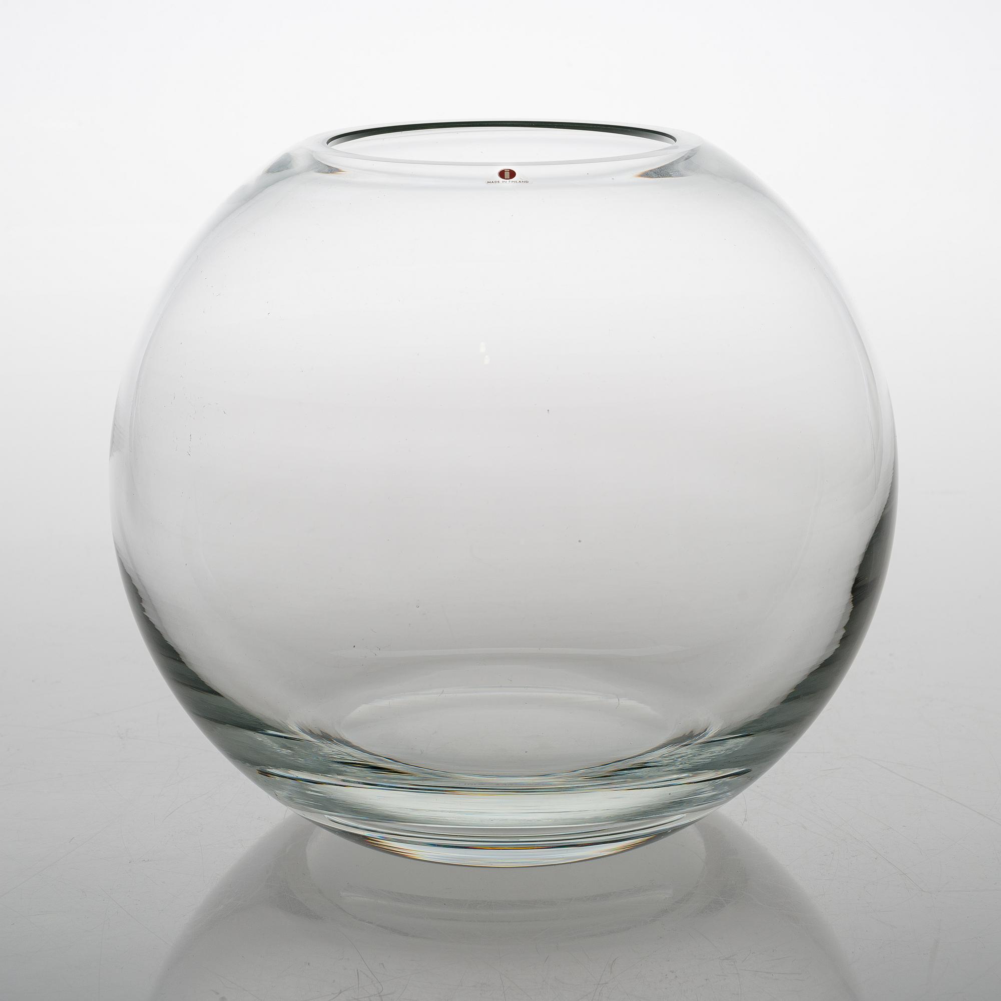 a 'Globus' vase by Timo Sarpaneva, signed and numbered 20/1986.